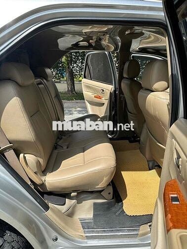 Toyota Fortuner 2010 2.7V 4x4 AT -
