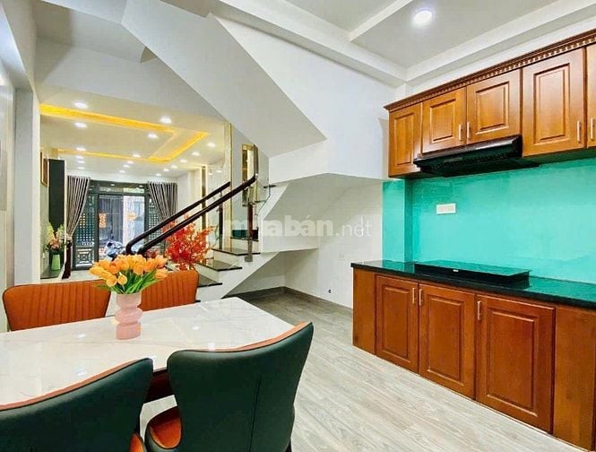 NHÀ TRUNG TÂM QUẬN 3 HẠ GIÁ BÁN GẤP CHỈ 3 TỶ 250 NGAY LÝ CHÍNH THẮNG