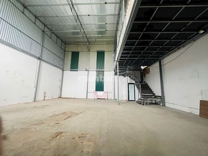 Nhà xưởng siêu đẹp, có gác lửng, diện tích sử dụng lên đến 180m2