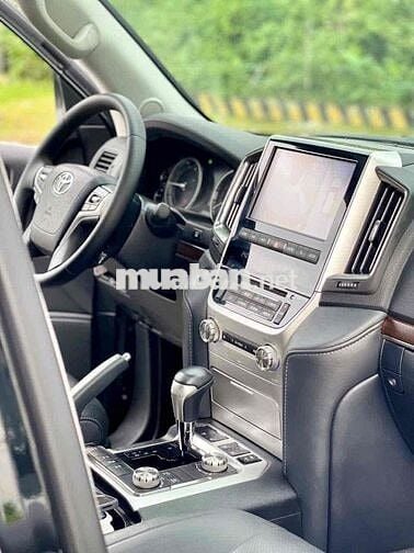 Toyota Land Cruiser 2014 VX 4.6 V8 - 63000 km