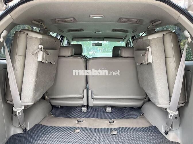 Toyota Innova 2.0G 2016 số tự động màu vàng cát
