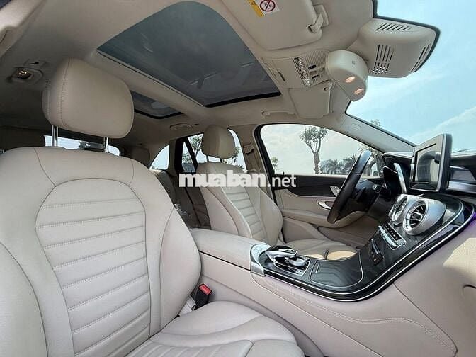 MERCEDES GLC300 4MATIC 2018 Trắng.Kem Đẹp Nhất HN