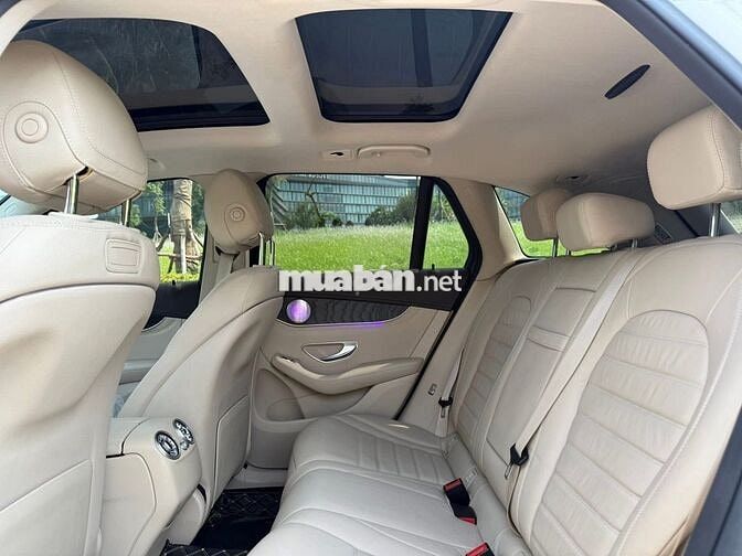 MERCEDES GLC300 4MATIC 2018 Trắng.Kem Đẹp Nhất HN