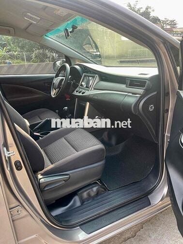Toyota Innova 2022 E 2.0 MT - 54000 km