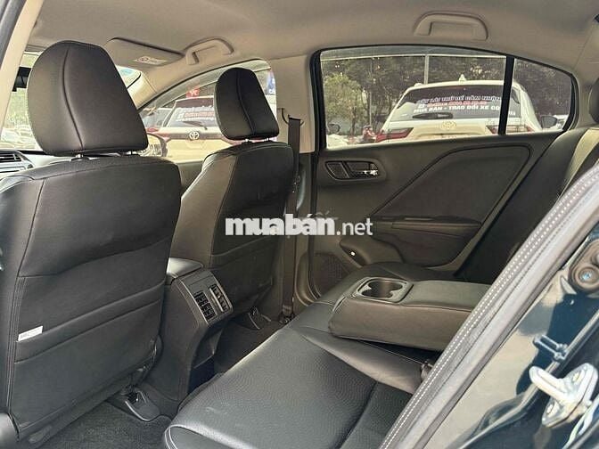Honda City TOP 2018 - siêu lướt 4.925Km - Có 102
