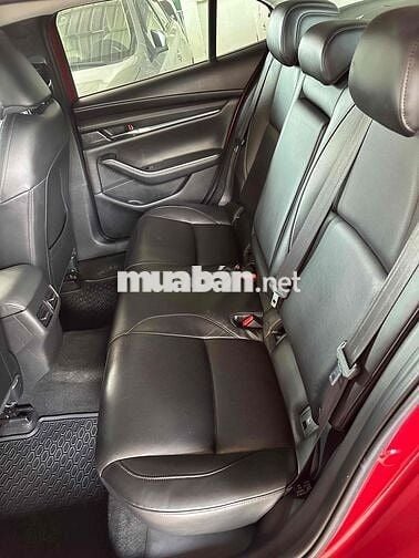 Mazda 3 2020 Sedan 1.5L Luxury - 100000 km