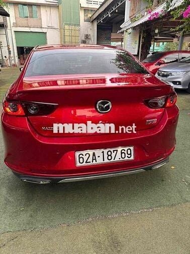 Mazda 3 2020 Sedan 1.5L Luxury - 100000 km