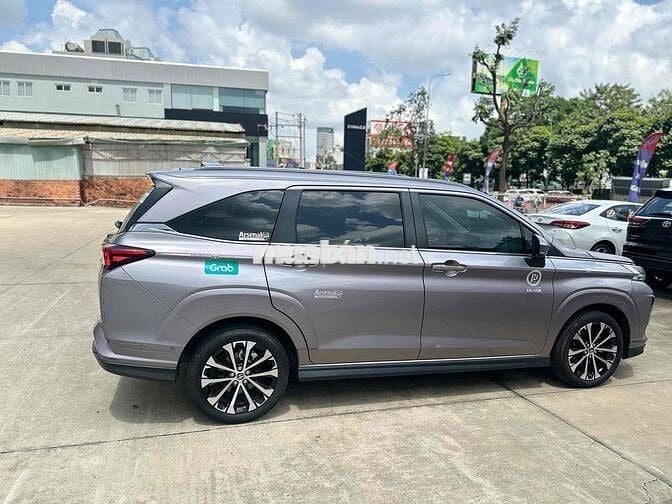 Toyota Veloz Cross 2024 -7c tự động đẹp