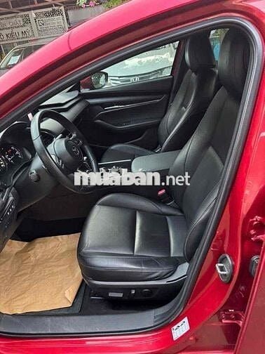 Mazda 3 2020 Sedan 1.5L Luxury - 100000 km
