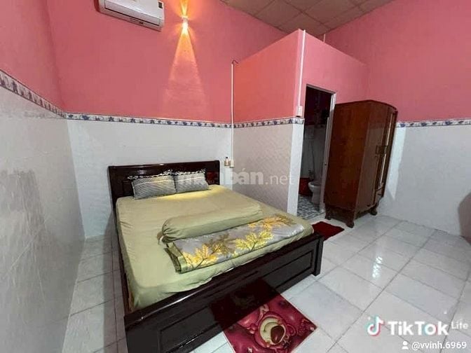 Bán nhà nghĩ mặt tiền quốc lộ 60 ..trung tâm thị trấn tiểu cần 