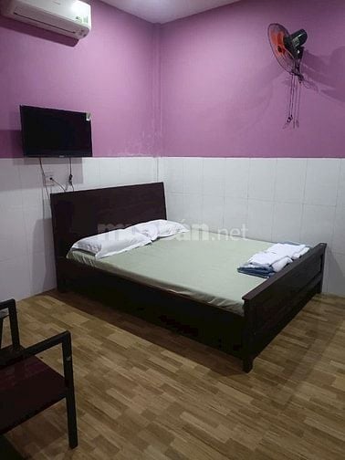 Bán nhà nghĩ mặt tiền quốc lộ 60 ..trung tâm thị trấn tiểu cần 