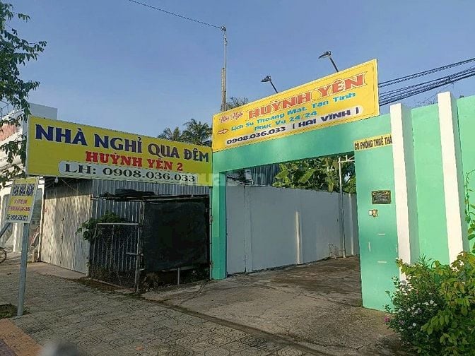 Bán nhà nghĩ mặt tiền quốc lộ 60 ..trung tâm thị trấn tiểu cần 