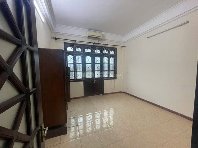 Nhà riêng ngõ phố tây trà gần gamuda dt50m2x3t và 50m2 sân, giá 10tr