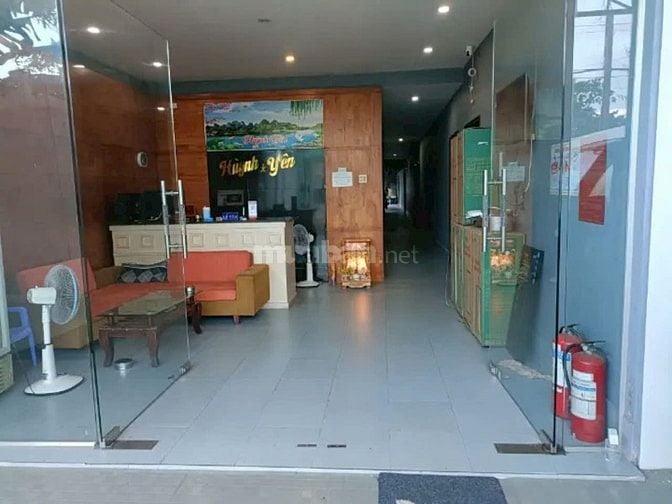 Bán nhà nghĩ mặt tiền quốc lộ 60 ..trung tâm thị trấn tiểu cần 