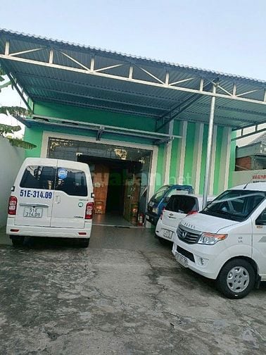 Bán nhà nghĩ mặt tiền quốc lộ 60 ..trung tâm thị trấn tiểu cần 