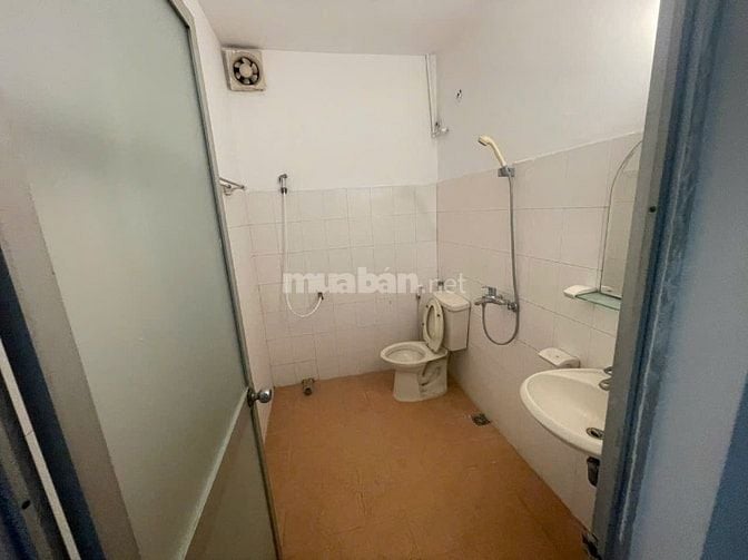 Nhà riêng ngõ phố tây trà gần gamuda dt50m2x3t và 50m2 sân, giá 10tr
