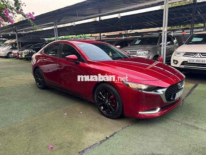Mazda 3 2020 Sedan 1.5L Luxury - 100000 km
