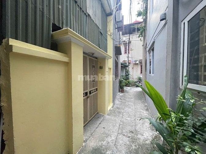 Nhà riêng ngõ phố tây trà gần gamuda dt50m2x3t và 50m2 sân, giá 10tr