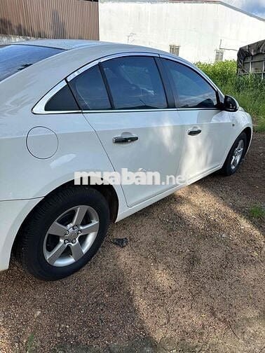 gia đình kh đi tới cần bán Chevrolet Cruze 2011