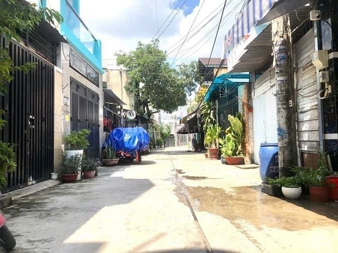 BÁN NHÀ 2 LẦU + SÂN THƯỢNG GẦN TÔ KÍ – GIÁ CHỈ 5 TỶ XXX