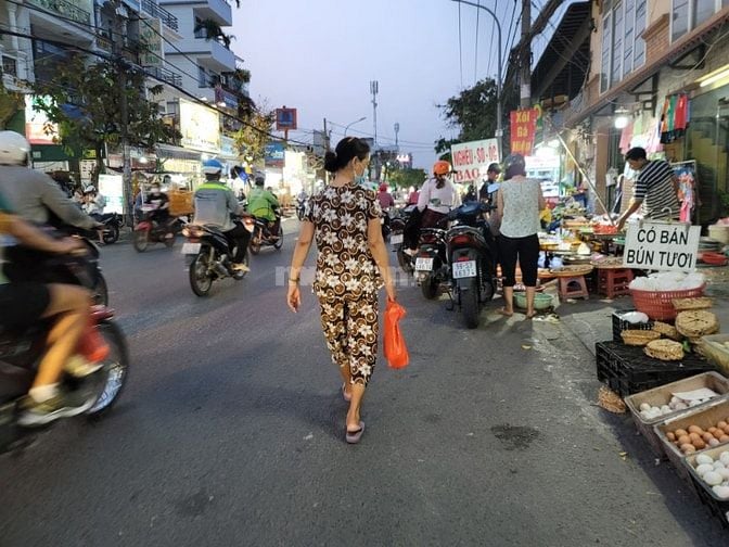 Cần bán nhà mặt tiền Hiệp Bình ( khu ăn uống)