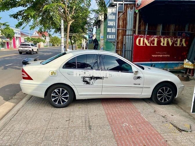 Mercedes Benz C Class 2001 C200K AT - 1000 km