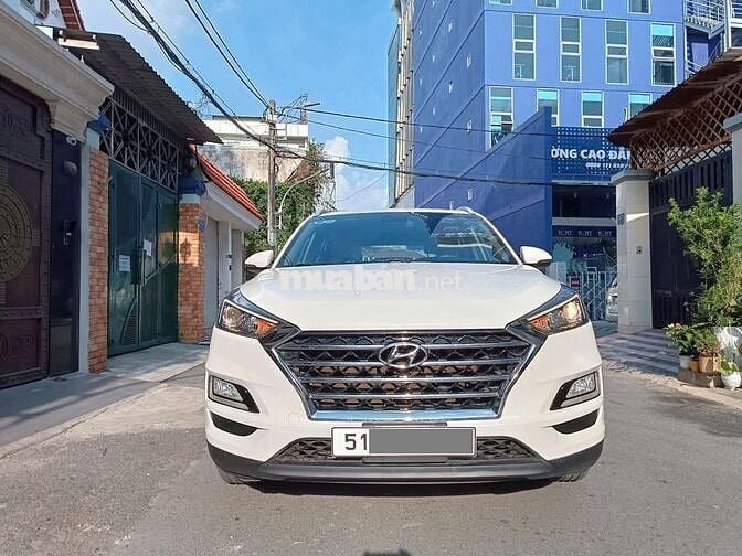 Hyundai Tucson 2.0 AT model 2020 trắng
