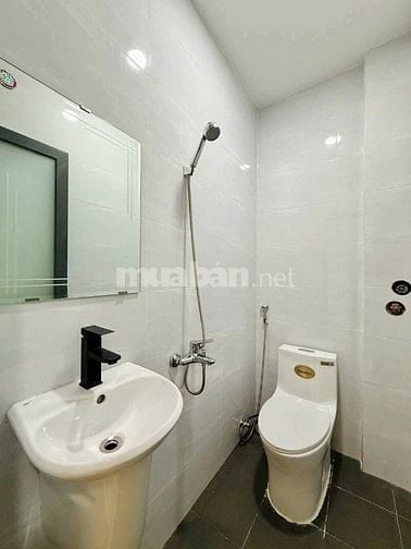 Ký gửi nhà Nguyễn Văn Trỗi, 2TỶ780, Dt:60m2 Hẻm thông Hoàng Văn Thụ.