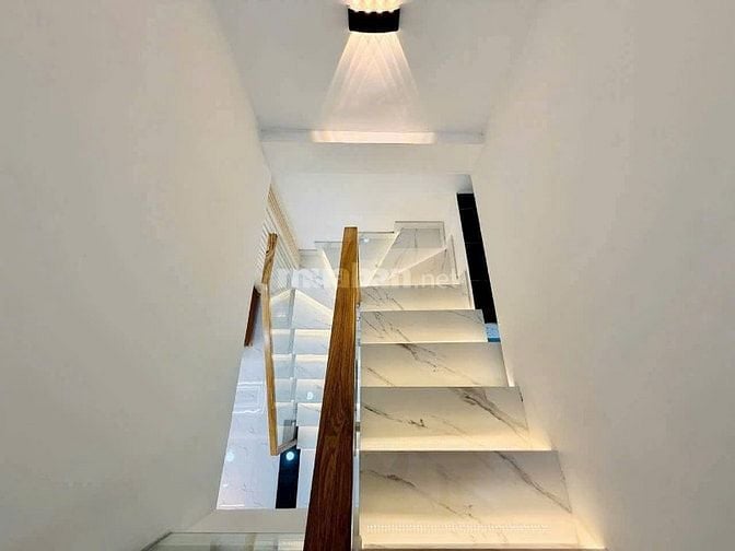 Ký gửi nhà Nguyễn Văn Trỗi, 2TỶ780, Dt:60m2 Hẻm thông Hoàng Văn Thụ.