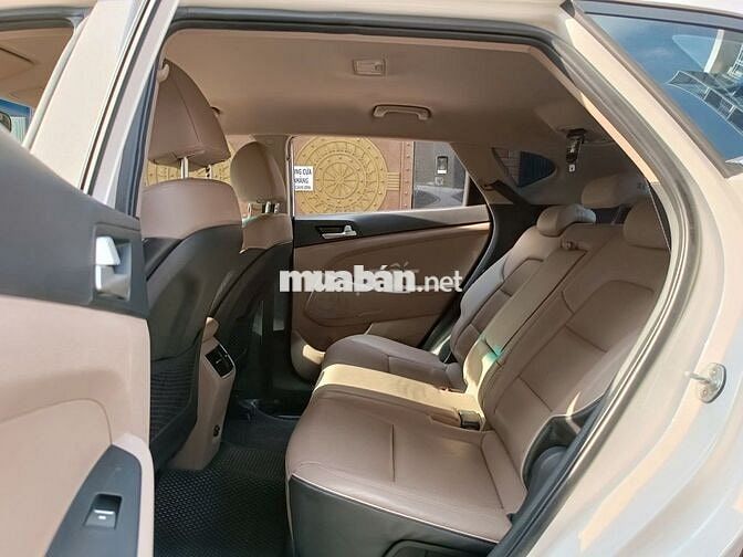 Hyundai Tucson 2.0 AT model 2020 trắng