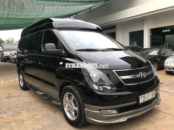 Hyundai Grand Starex 2010 Van 2.5 AT - 120000 km