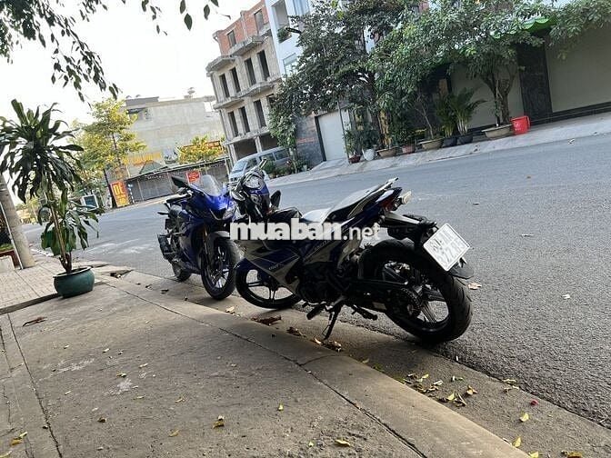 Bán xe chính chủ ít đi R15 V3 đời 2020 đk 2022