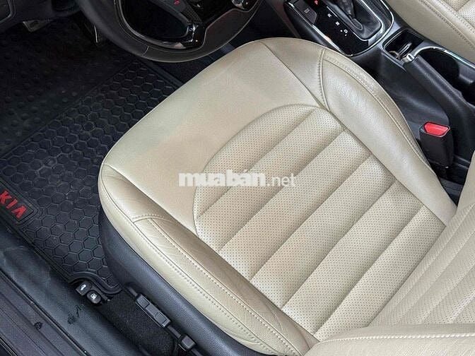 Kia Cerato 2018 2.0 AT - 110000 km