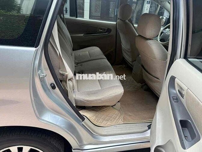 Toyota Innova 2.0 G số tự động đời cuối 2015