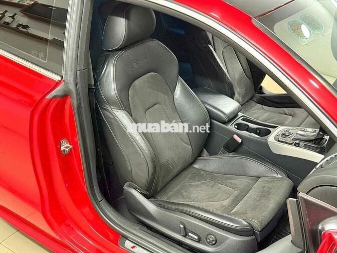 Audi A5 2009 2.0T S-line Quattro - 72000 km