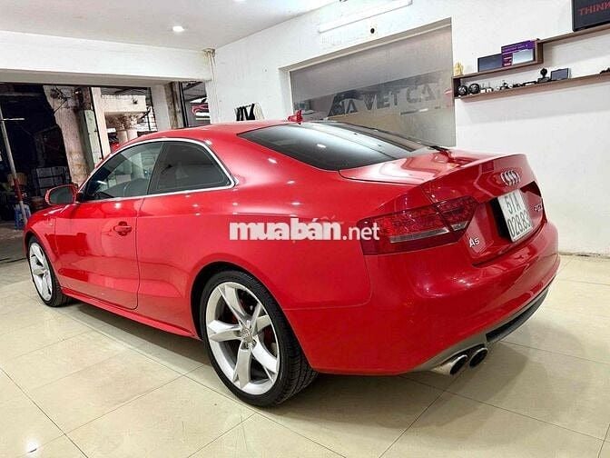 Audi A5 2009 2.0T S-line Quattro - 72000 km