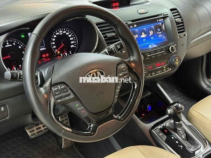 Kia Cerato 2018 2.0 AT - 110000 km