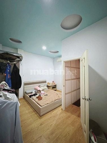 Bán nhà đẹp 3 tầng đúc, sân rộng 19m, Hoàng Hoa Thám, Bình Thạnh
