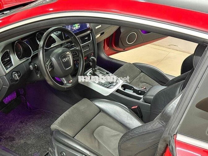 Audi A5 2009 2.0T S-line Quattro - 72000 km