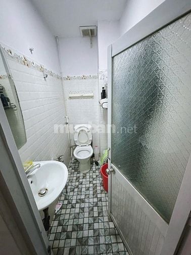 Bán nhà đẹp 3 tầng đúc, sân rộng 19m, Hoàng Hoa Thám, Bình Thạnh