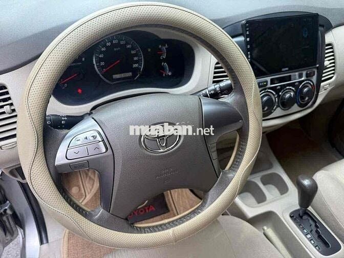 Toyota Innova 2.0 G số tự động đời cuối 2015
