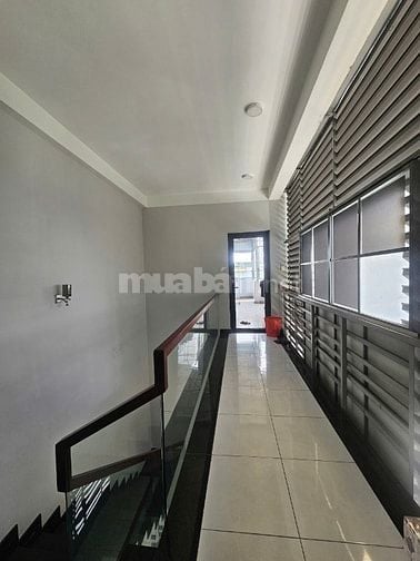 C/C bán nhà MT Lũy Bán Bích, 5 tầng, KD sầm uất, chỉ hơn 26 tỷ TL