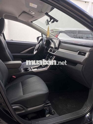 MITSUBISHI XPANDER PREMIUM ĐEN 2024 - 18.000km