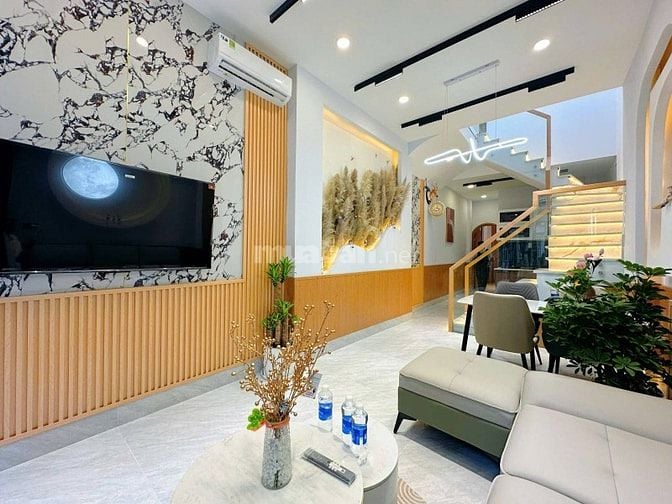 Nhà Mới Quận 4 - Đường Đoàn Văn Bơ- Sổ Hồng Riêng- Chỉ 2 Tỷ 890/ 65m2