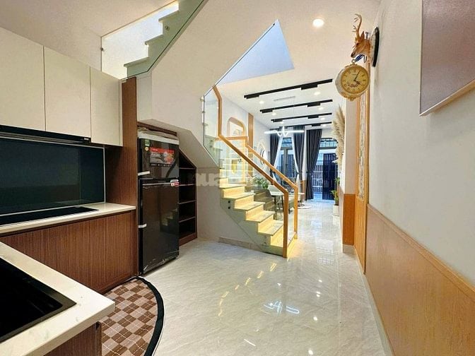 Nhà Mới Quận 4 - Đường Đoàn Văn Bơ- Sổ Hồng Riêng- Chỉ 2 Tỷ 890/ 65m2
