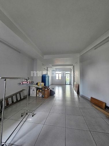C/C bán nhà MT Lũy Bán Bích, 5 tầng, KD sầm uất, chỉ hơn 26 tỷ TL