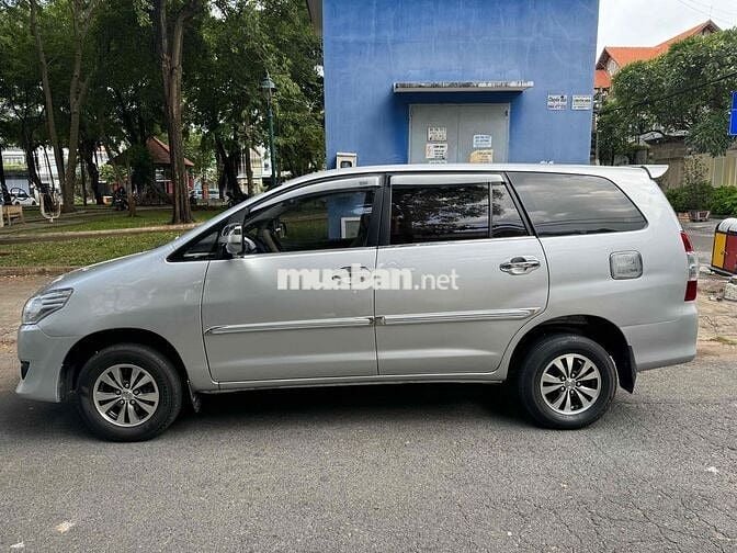 Toyota Innova 2012 J - 177000 km