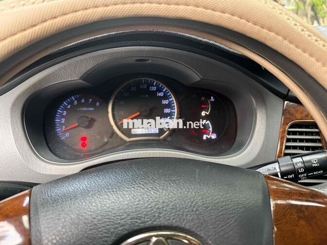 Toyota Innova 2012 J - 177000 km
