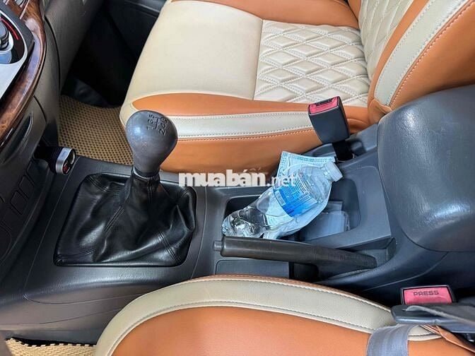 Toyota Innova 2012 J - 177000 km