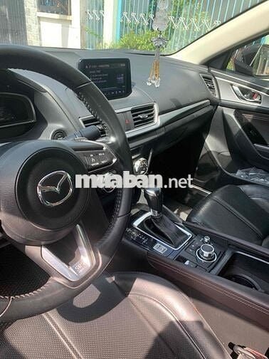 Mazda 3 2019 1.5L Luxury - 47000 km